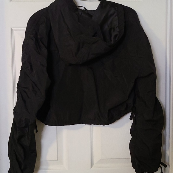 Cropped Nylon Jacket - Picture 4 of 5